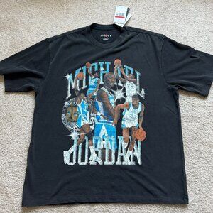 Nike Jordan Flight Essentials Graphic T-Shirt Short Sleeve HQ8940-010 Men Size L